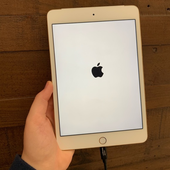 iPad Mini 4 - Picture 2 of 5